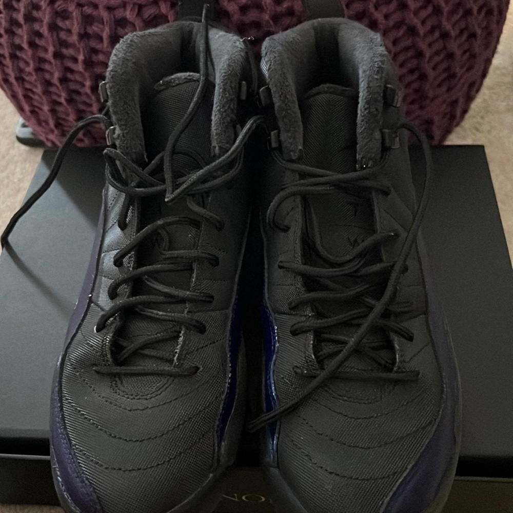 painted blue black jordan 12